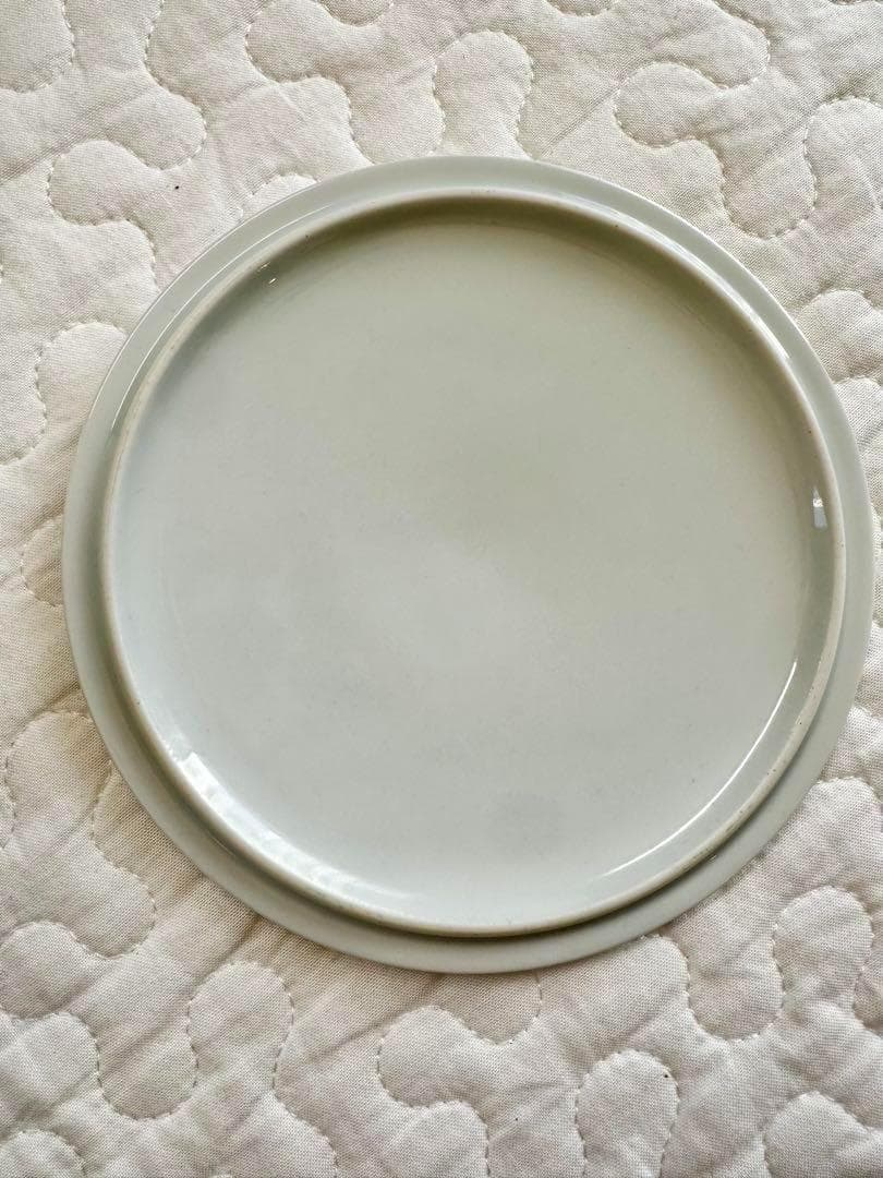 【未使用】有田焼　鴻窯　蓋付き三段重　高台　小皿　金　おせち　お正月