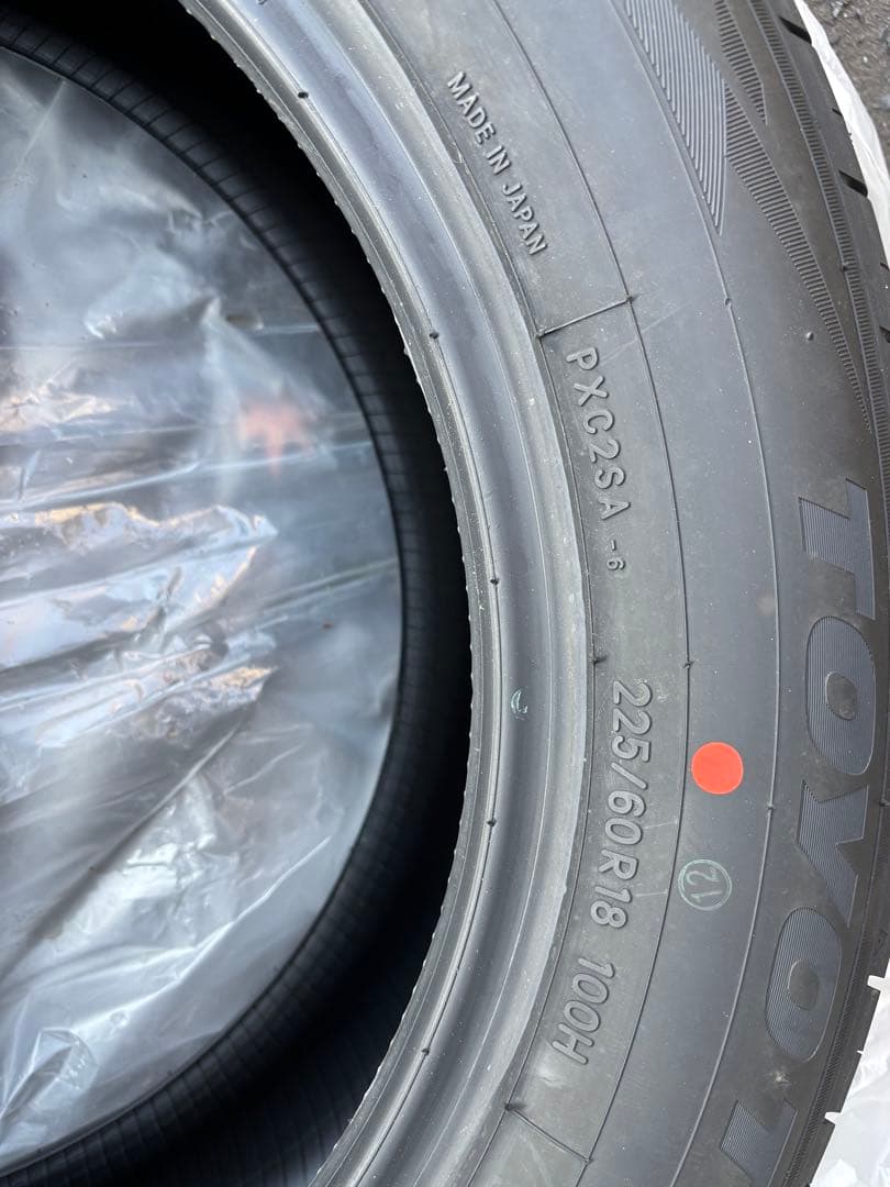 No. ② 40系アルファード 純正タイヤ 2本セット　225/60R18