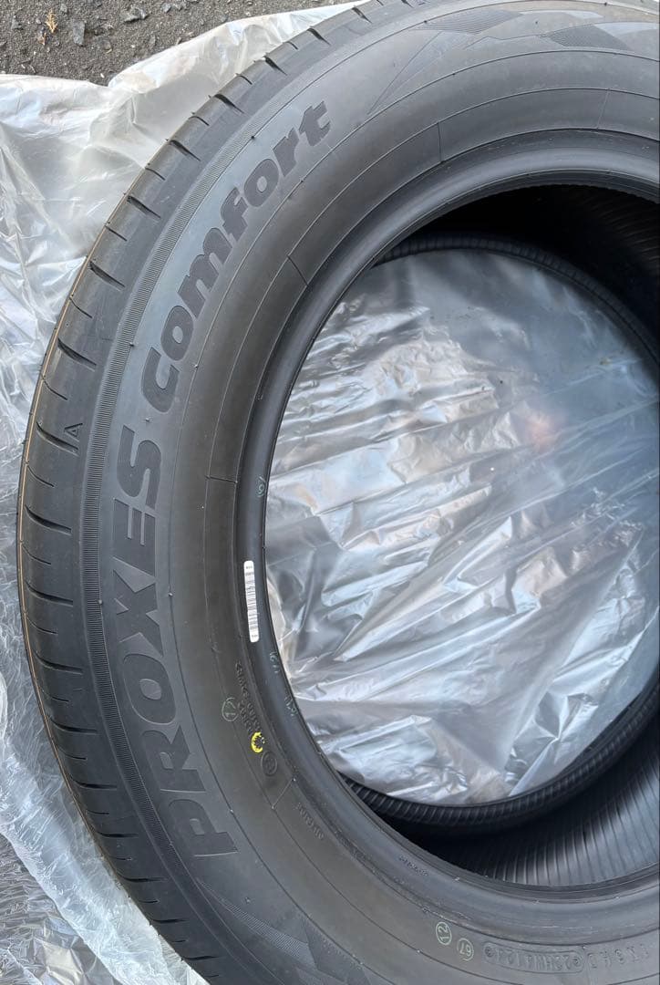 No. ② 40系アルファード 純正タイヤ 2本セット　225/60R18