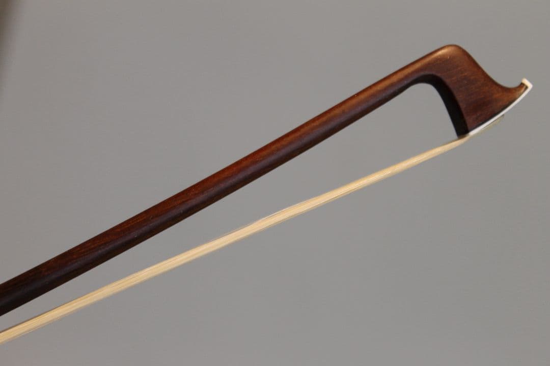 オールドバイオリン弓　絶妙な吸付と反発の妙、癖になる操作感　約百年前フレンチか