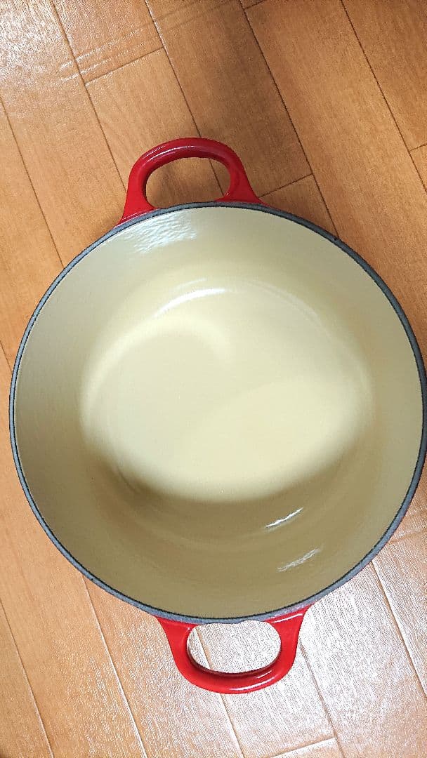 【お値下げ】ル・クルーゼ 20cm両手鍋 プラスチック・ピン付き