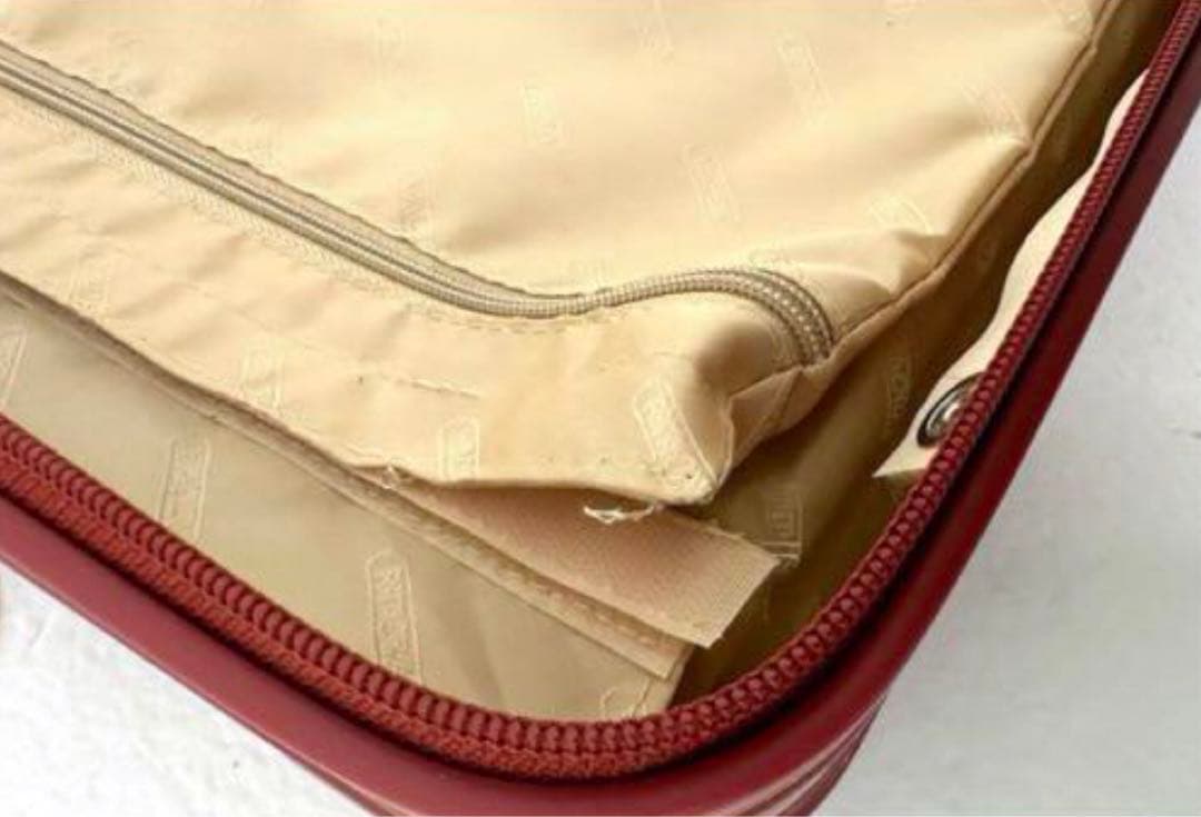 RIMOWA ベージュブリーフ無　機内持ち込み