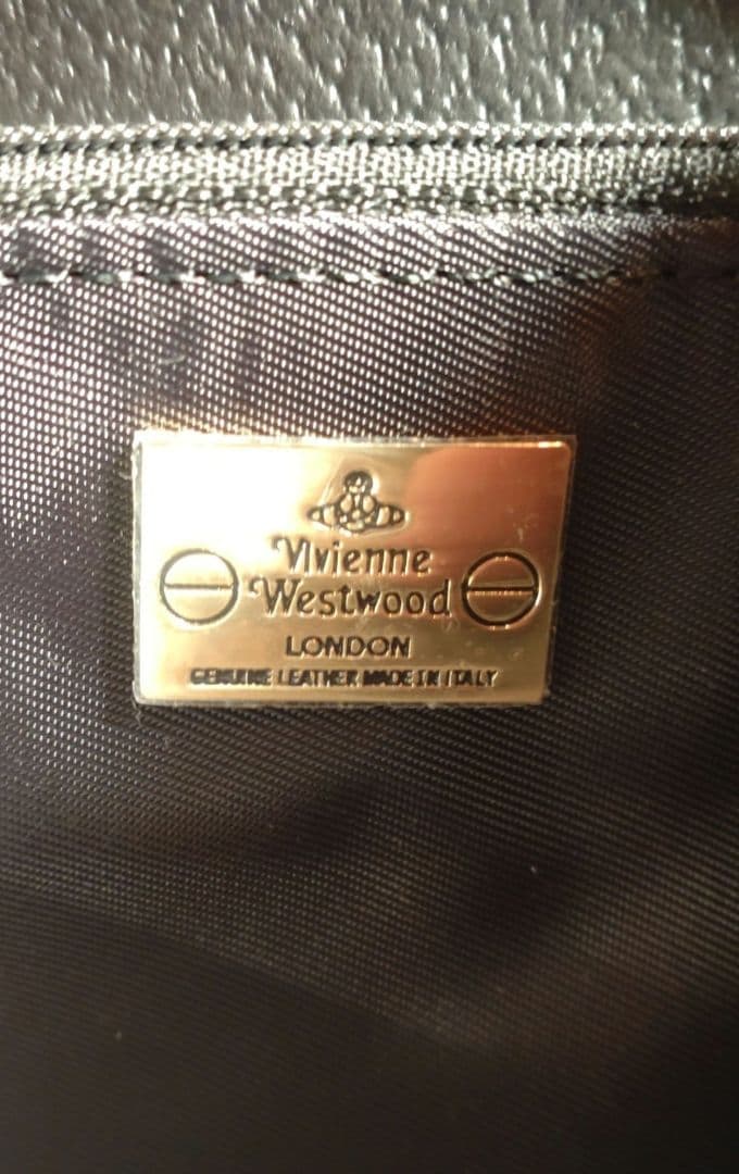 [新品、未使用]ヴィヴィアンウエストウッド　ラウンドファスナー長財布