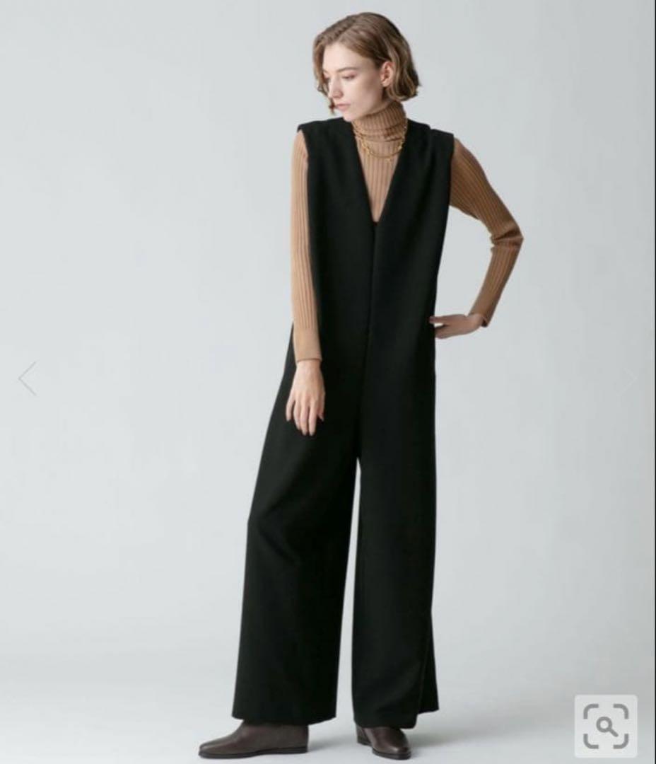 【未使用品】完売品✨️アルアバイル ダブルクロス Vネック オールインワン 黒