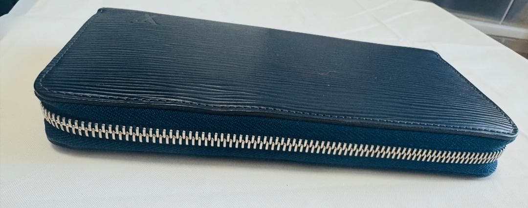 【美品 】ルイヴィトン エピ ジッピーウォレット 長財布　ラウンドファスナー 青