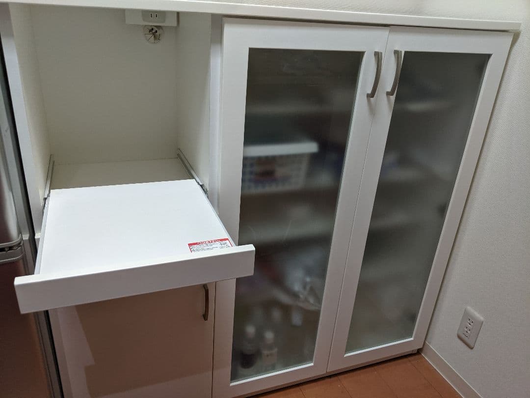 ニトリ　キッチンカウンター　食器棚