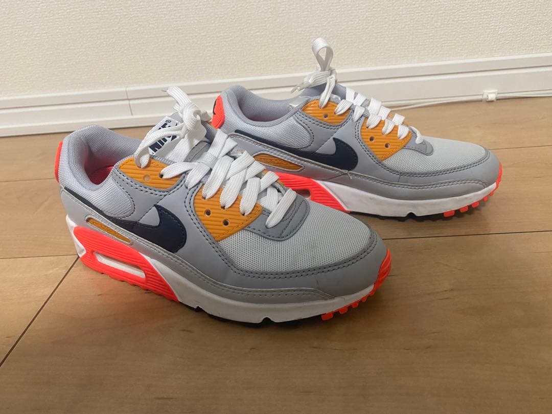 ナイキ　ウィメンズ　エアマックス90　グレー　スニーカー