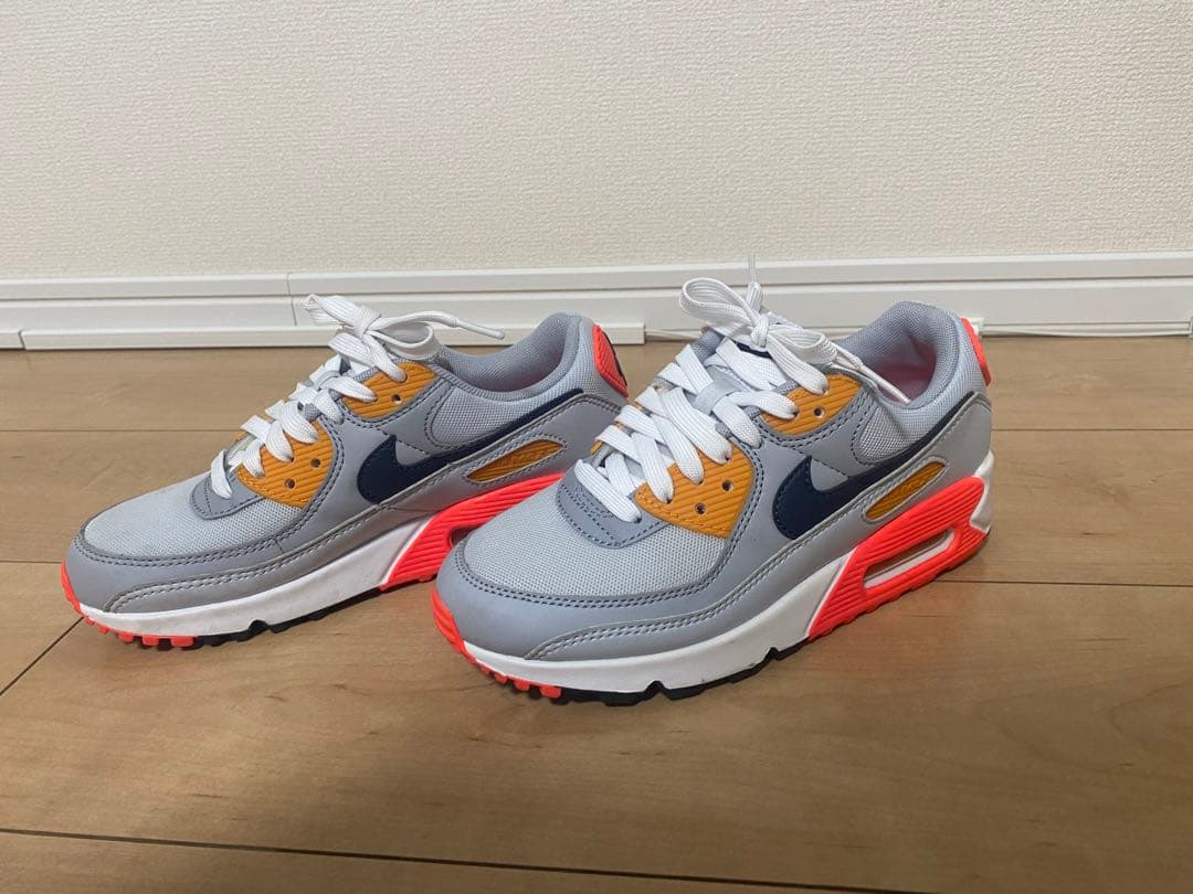 ナイキ　ウィメンズ　エアマックス90　グレー　スニーカー
