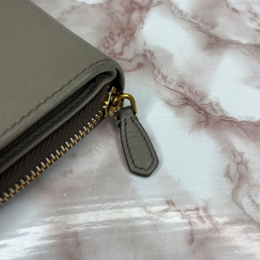 【極美品】PRADA 二つ折り財布　折り財布80