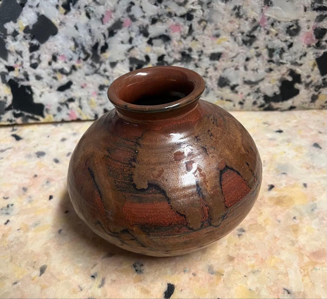 ブラウン陶器丸型花瓶