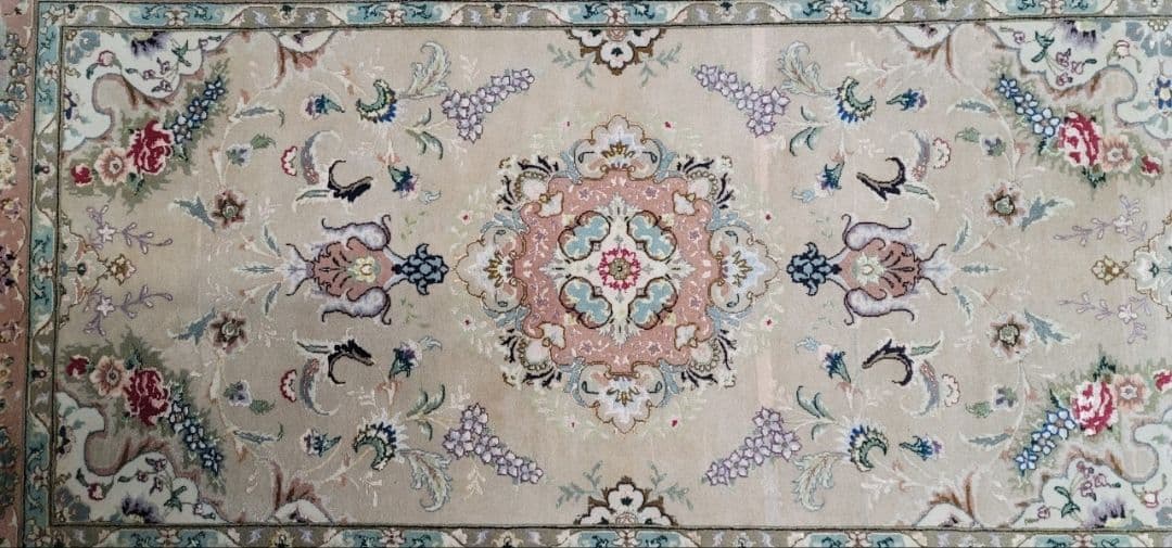 ペルシャ絨毯100%手織天然素シルクウールタブリーズ産本物サイズ420×93cm