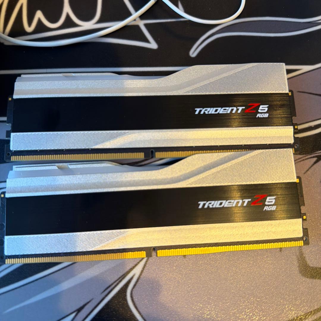 DDR5 6000 Mhz Trident z5 RGB 16×2 32GB