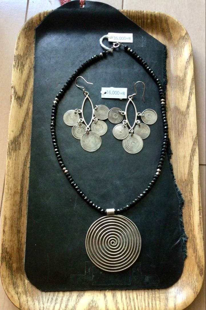 カレンシルバースパイラルデザイン ネックレスとイヤリングセット