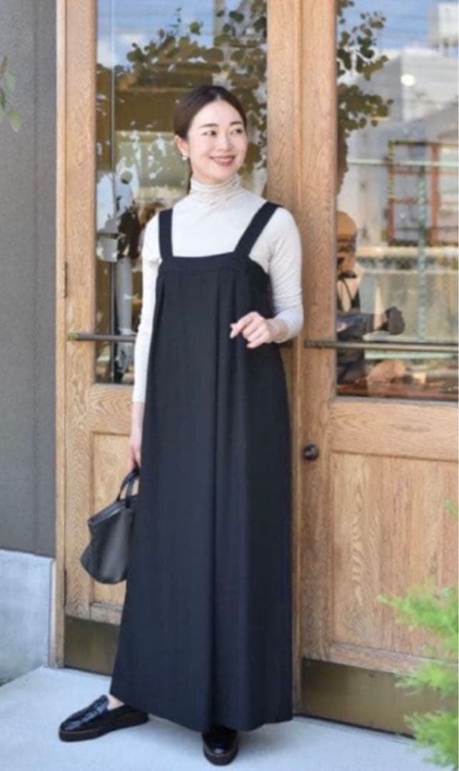 OUR しなやか素材のラップ風サロペット オールインワン