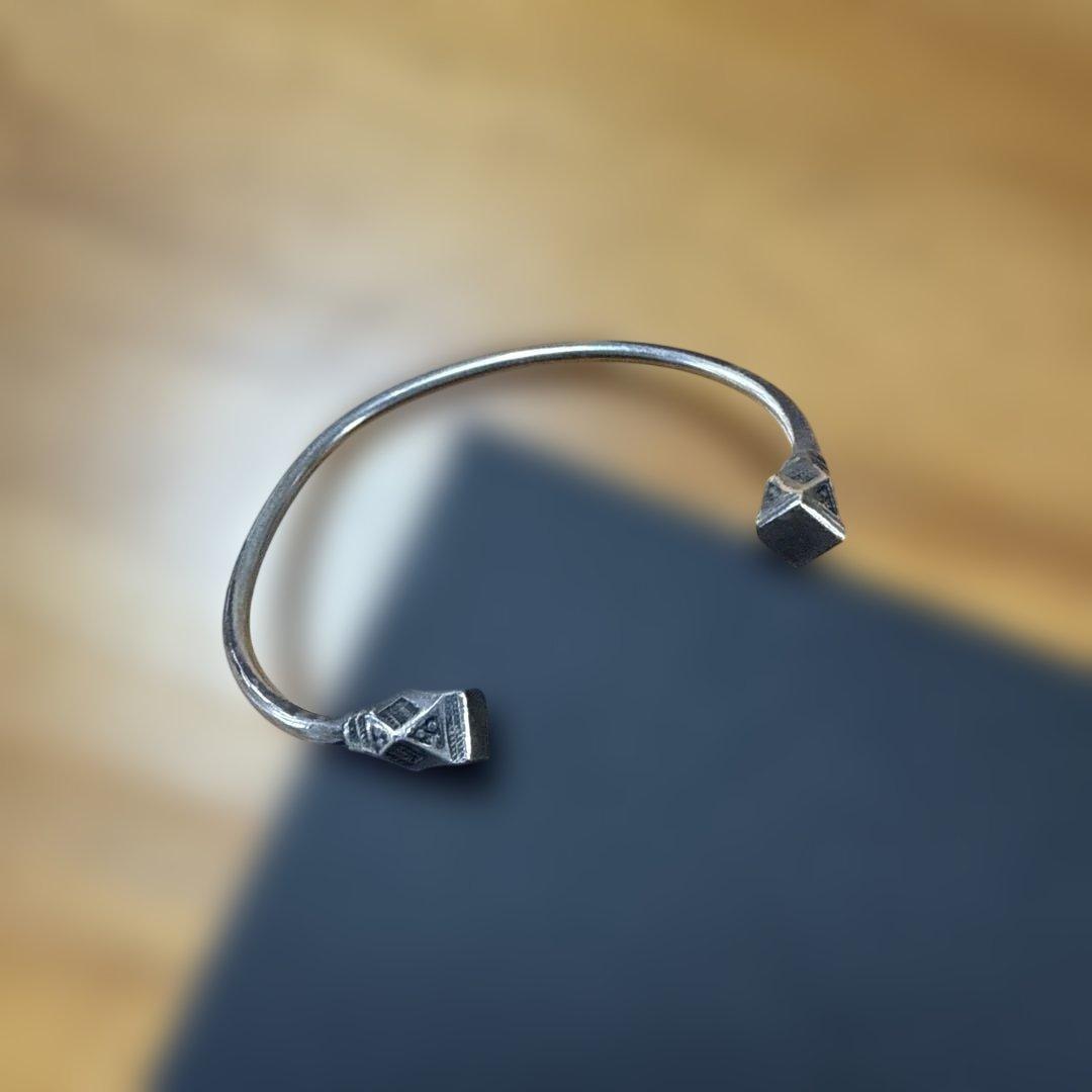 トゥアレグシルバー　バングル ブレスレット