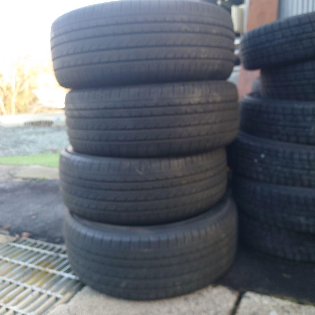送料無料 215/55R17 ヨコハマ ブルースアース RV-02