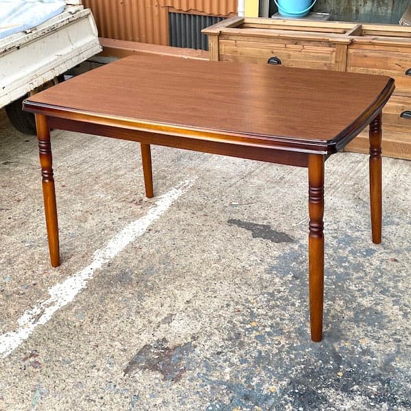 ジャパンビンテージ　ダイニングテーブル　コロニアルデザイン　日本製