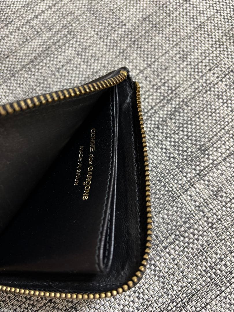 コムデギャルソンCOMME des GARÇONS 二つ折り財布　ブラック
