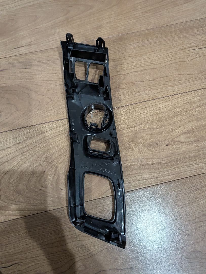 トヨタ プリウスα インテリアパネル G’s 後期用　インパネ　オマケ付