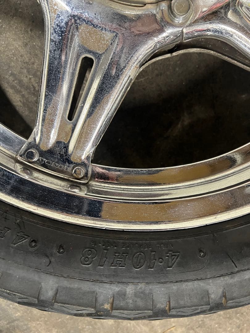 cb400t ホイール前19インチ　後18インチ