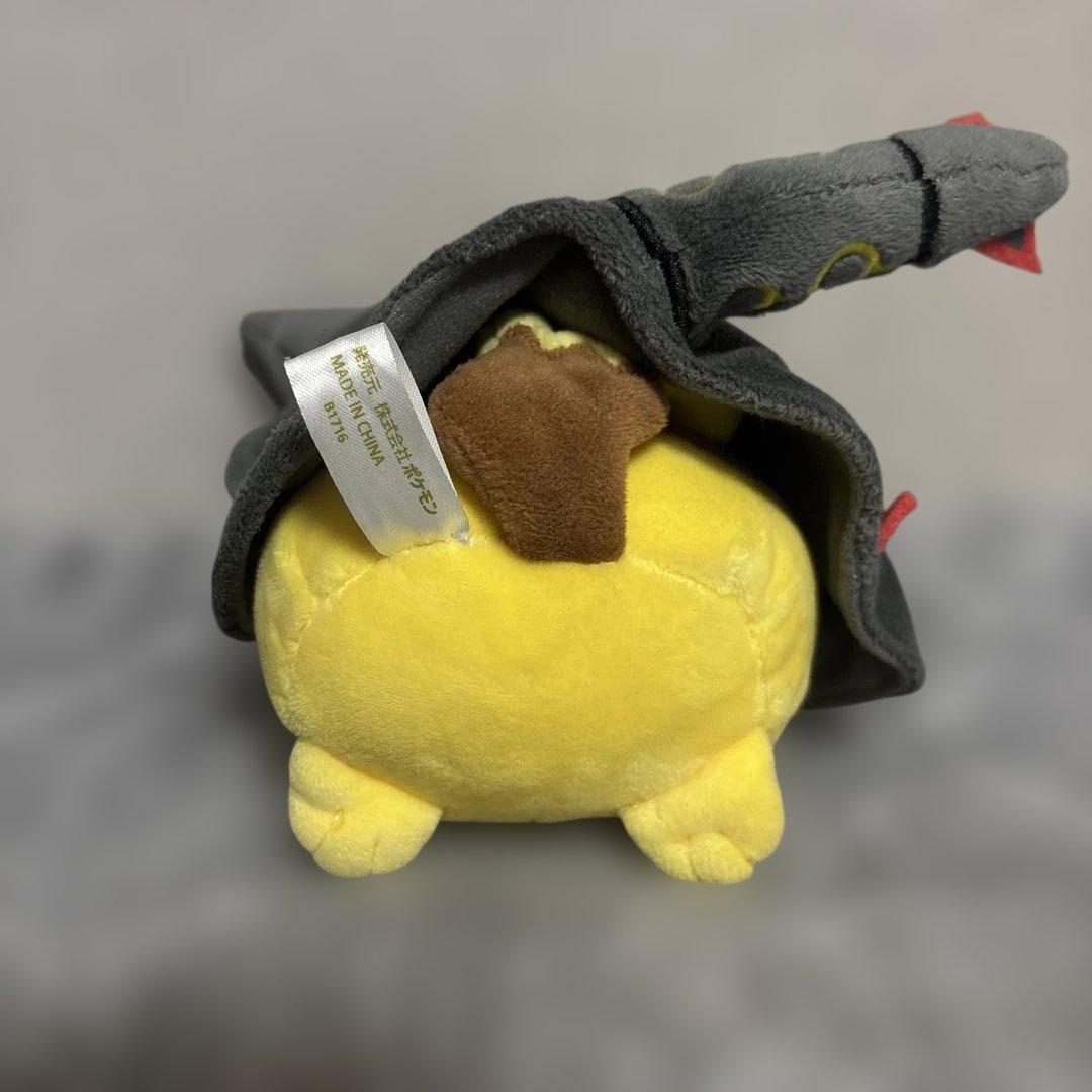 A*e様 ポケモン　黒いレックウザのポンチョを着たピカチュウ　ぬいぐるみ