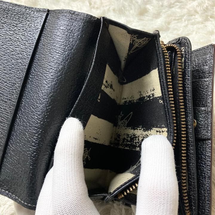 【VivienneWestwood】ヴィヴィアンウエストウッド三つ折り財布・黒
