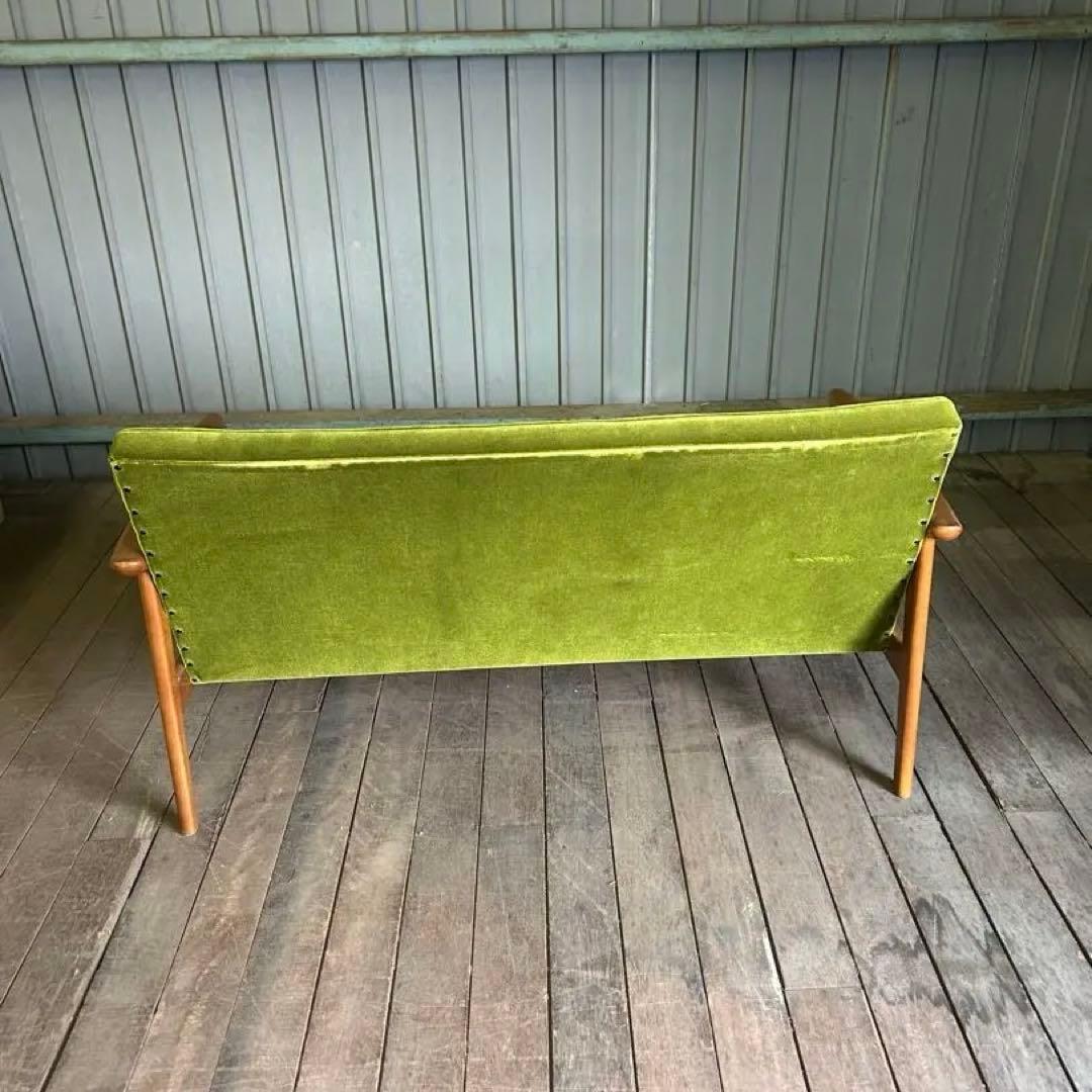 オリーブグリーン ミッドセンチュリーソファ
