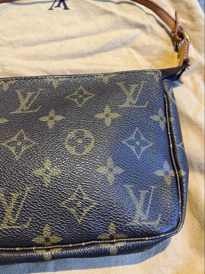 【LOUIS VUITTON】モノグラム　ポシェットアクセソワール