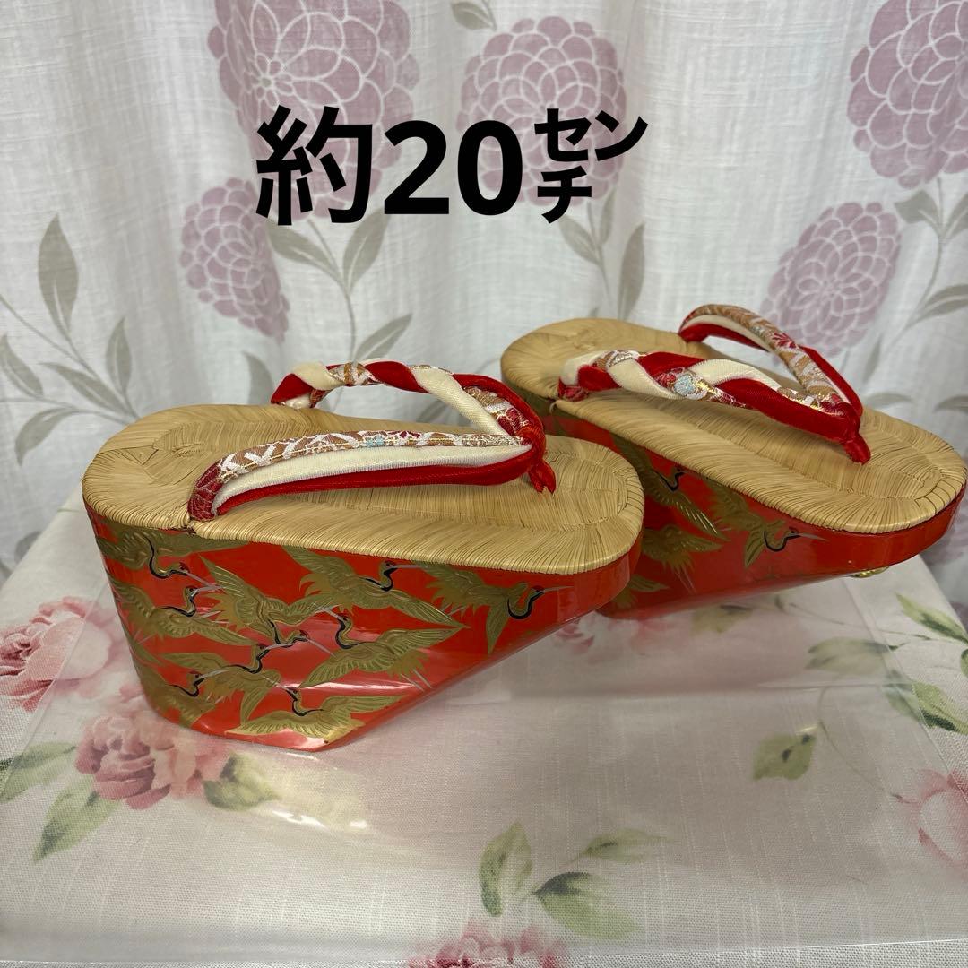 赤い鶴模様の木製　こっぽり