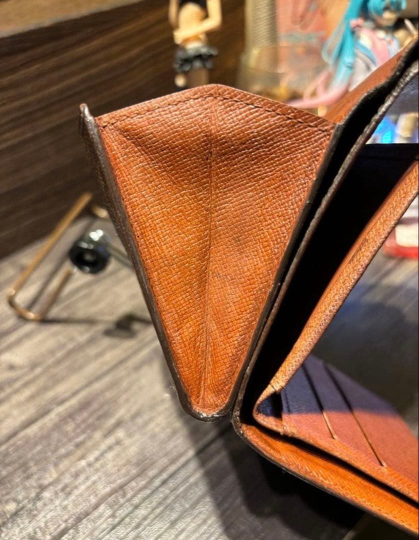 ルイヴィトン モノグラム ポルトカルトクレディ モネ ビエ　財布　二つ折り