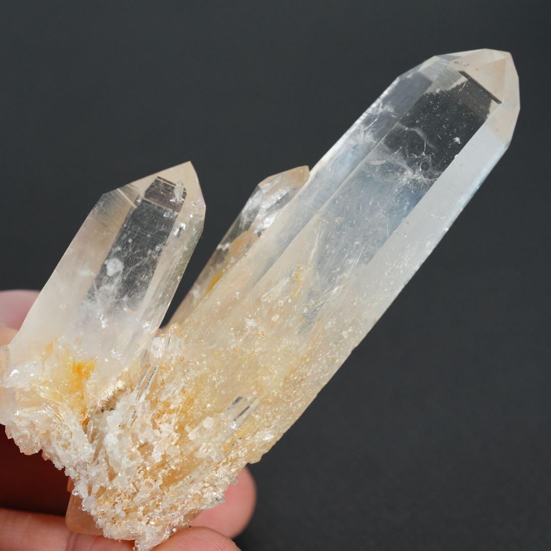 【ライトで照らすと淡いブルーカラー】チタニウム水晶 コロンビア産