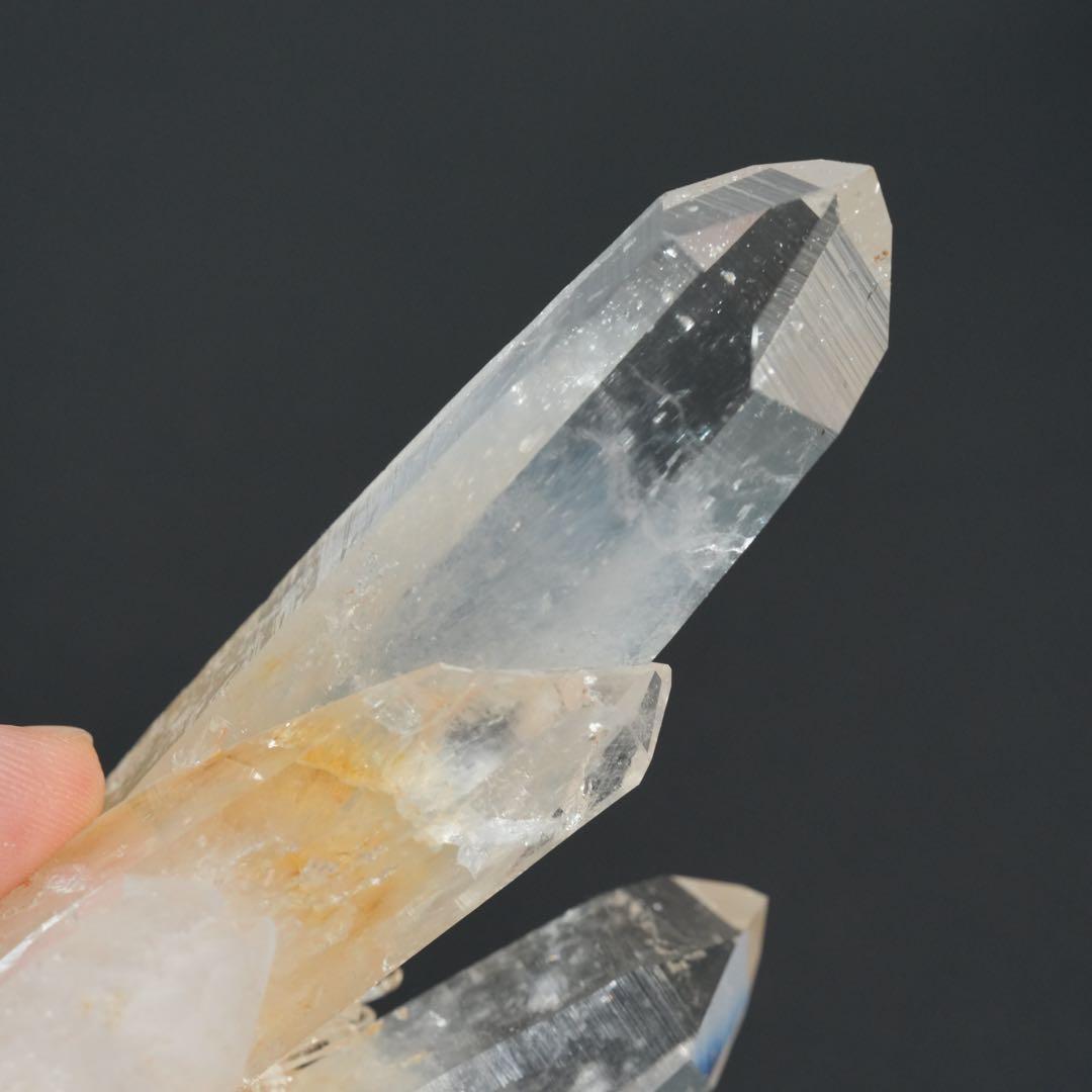 【ライトで照らすと淡いブルーカラー】チタニウム水晶 コロンビア産