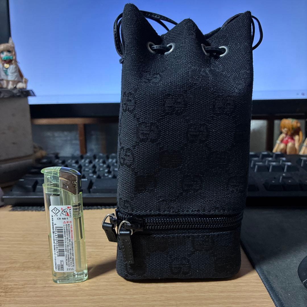 GUCCI GGキャンパス巾着型ポーチ