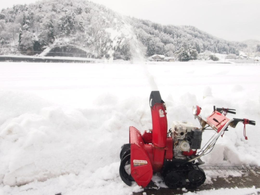 綺麗ホンダ除雪機ＨＳ８０雪飛びます！！HONDAバッテリー新品実動富山、石川金沢