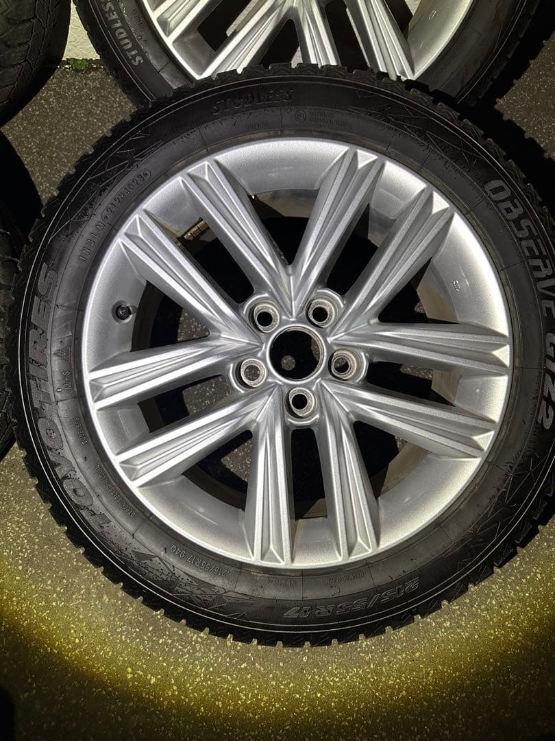 送料込み！アルミ付き17インチスタッドレス　215/55R17 23年40週製造