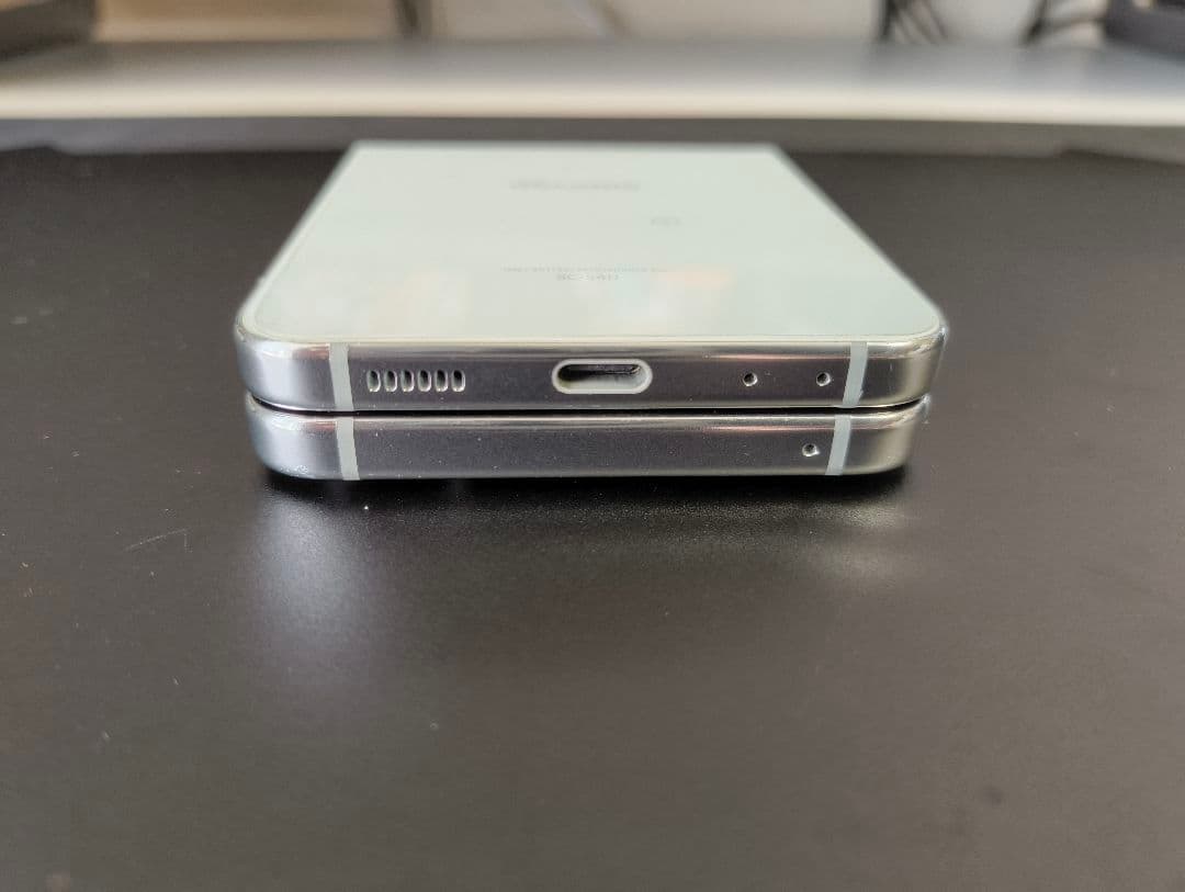 スマートフォン本体 Galaxy Z Flip5 256GB docomo