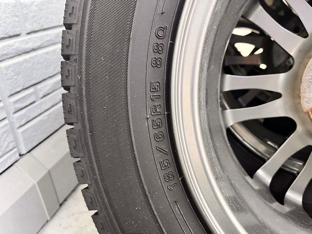 #01【バリ溝有り】ダンロップ　スタッドレスタイヤ4本セット　WM03