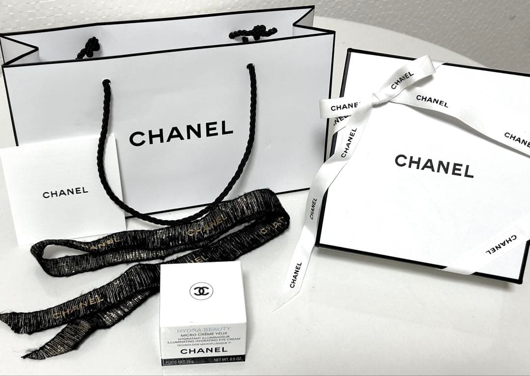 CHANEL イドゥラ ビューティ マイクロ アイクリーム　(ギフトBOX付)