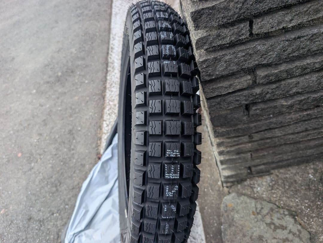 K*️様 ダンロップＫ950 4.00×18