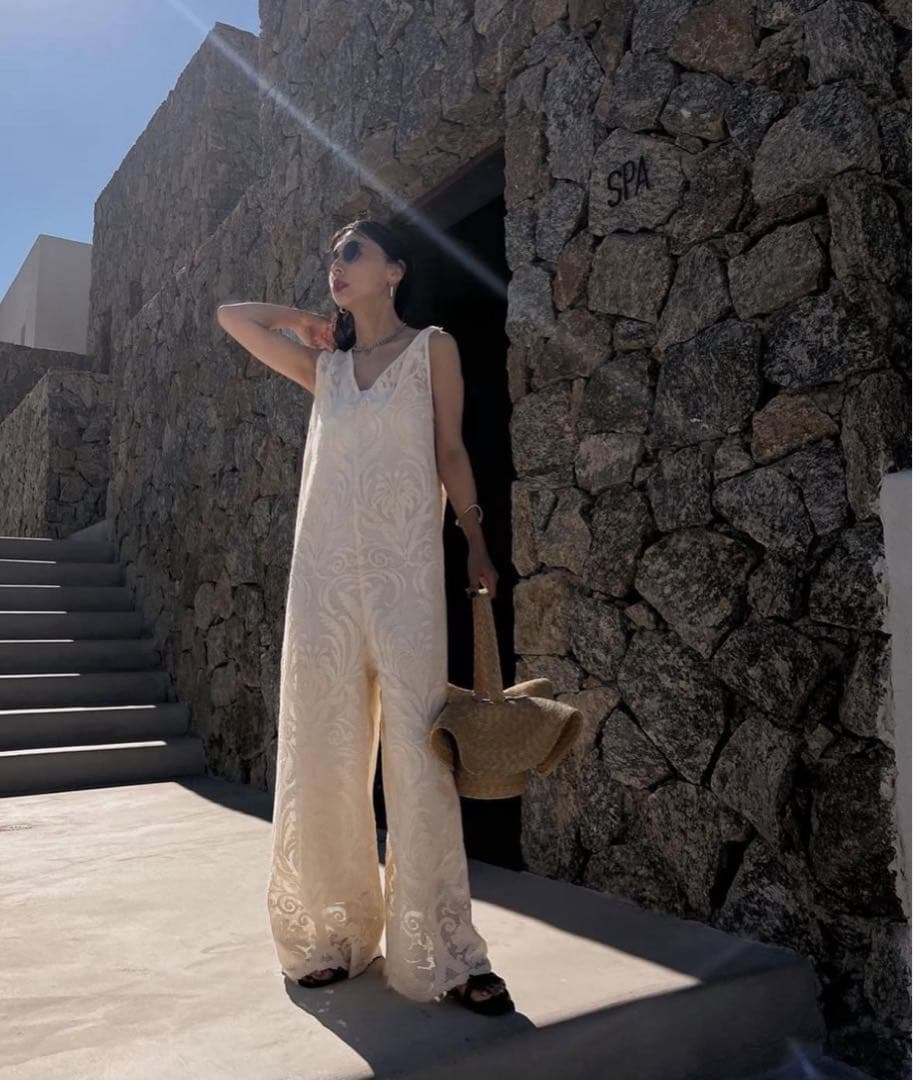 Ameri VINTAGE CHLOE V NECK ROMPERS アイボリー