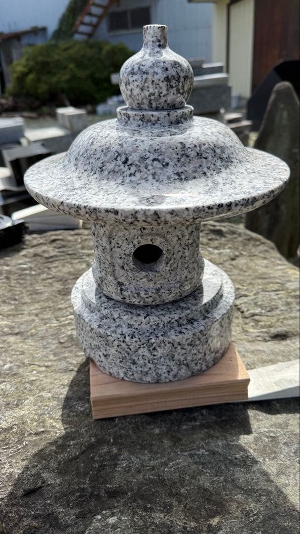 御影石製 置き燈籠 古民具 造園資材 オブジェ
