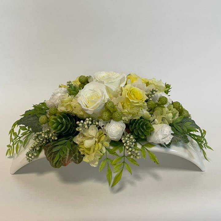 ◆ハンドメイド◆豪華 プリザーブドフラワーアレンジ (台座はビレロイボッホ)