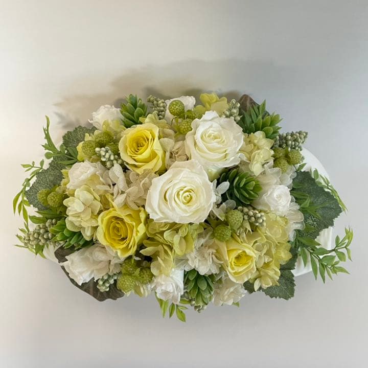 ◆ハンドメイド◆豪華 プリザーブドフラワーアレンジ (台座はビレロイボッホ)