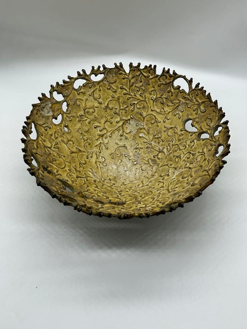 伊藤剛俊作　イッチン銀彩　蔦柄鉢