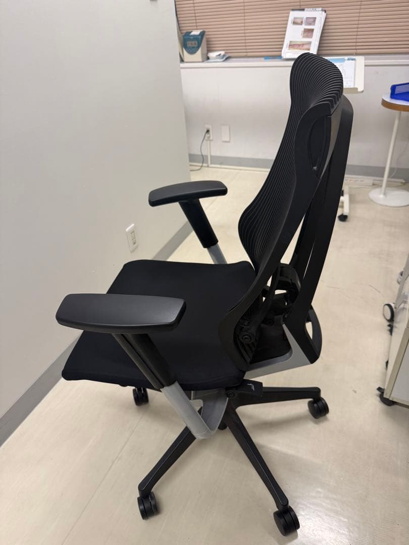 イトーキ スピーナチェア 高級オフィスチェア【送料込み・格安】