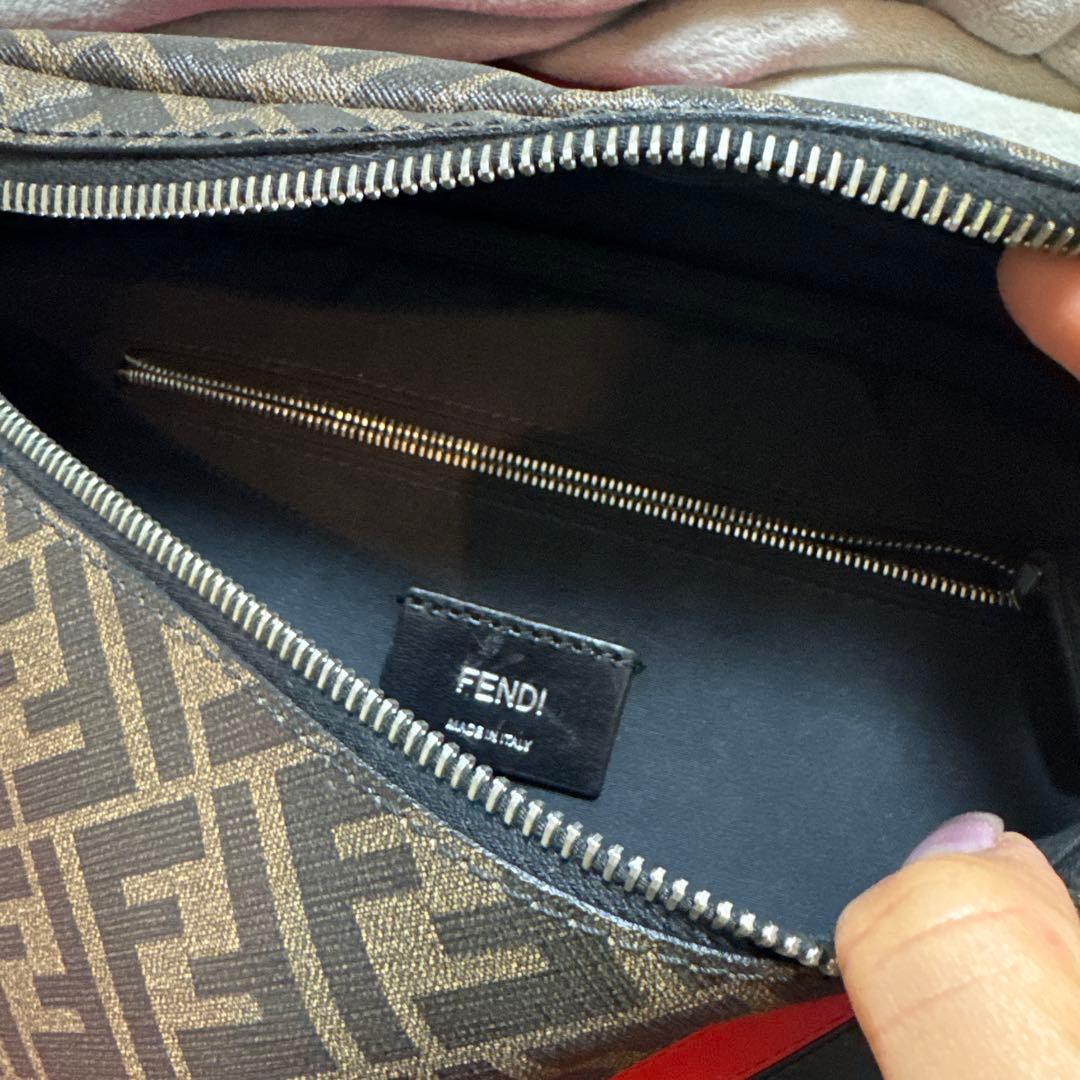 FENDI ボディバッグ ロゴパターン