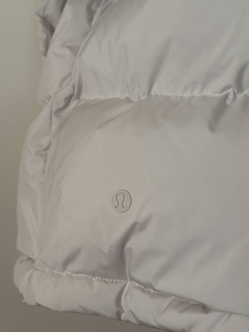 ★ 繭子 ★ lululemon Wunder Puff ダウンベスト