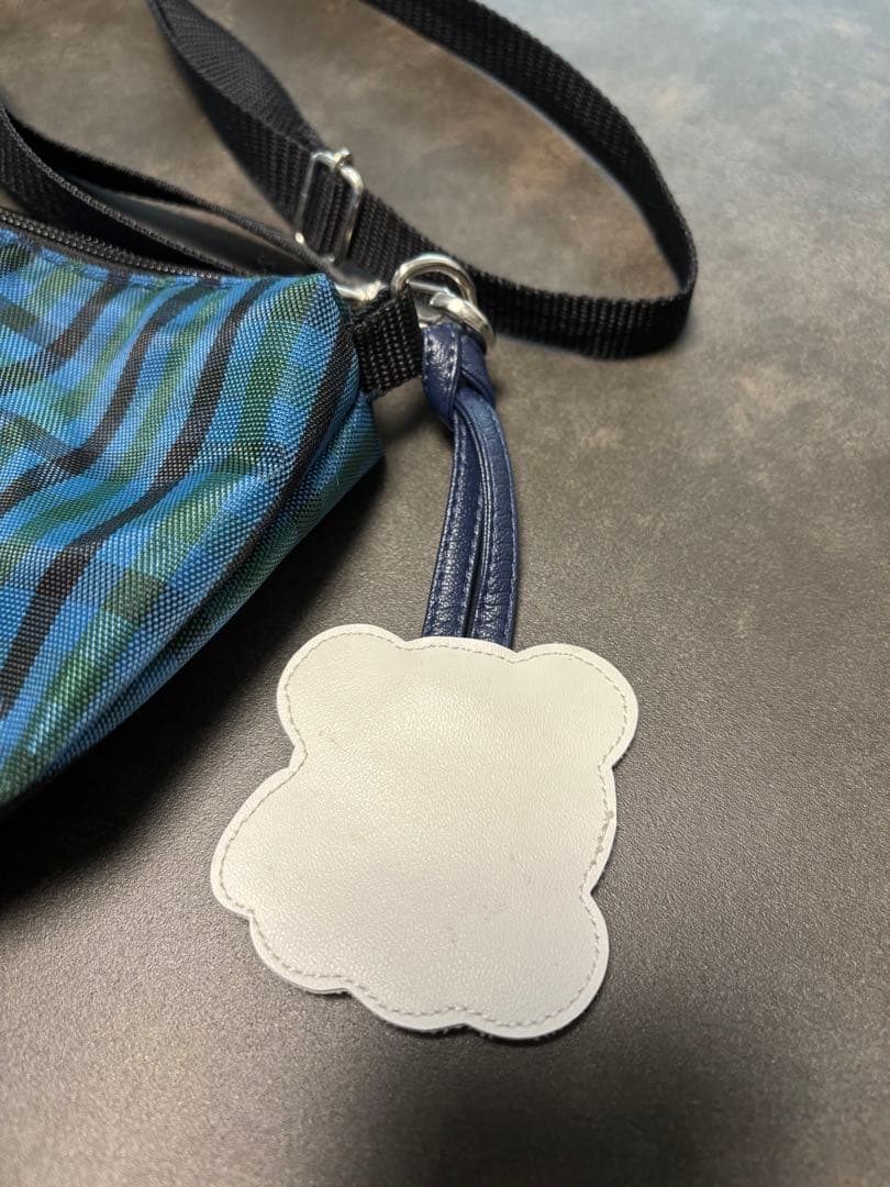 ファミリア familiar 舟形ポシェット XB