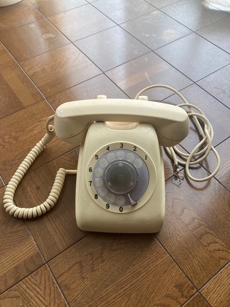 超貴重！昭和60年ダイヤル式電話 クリーム色