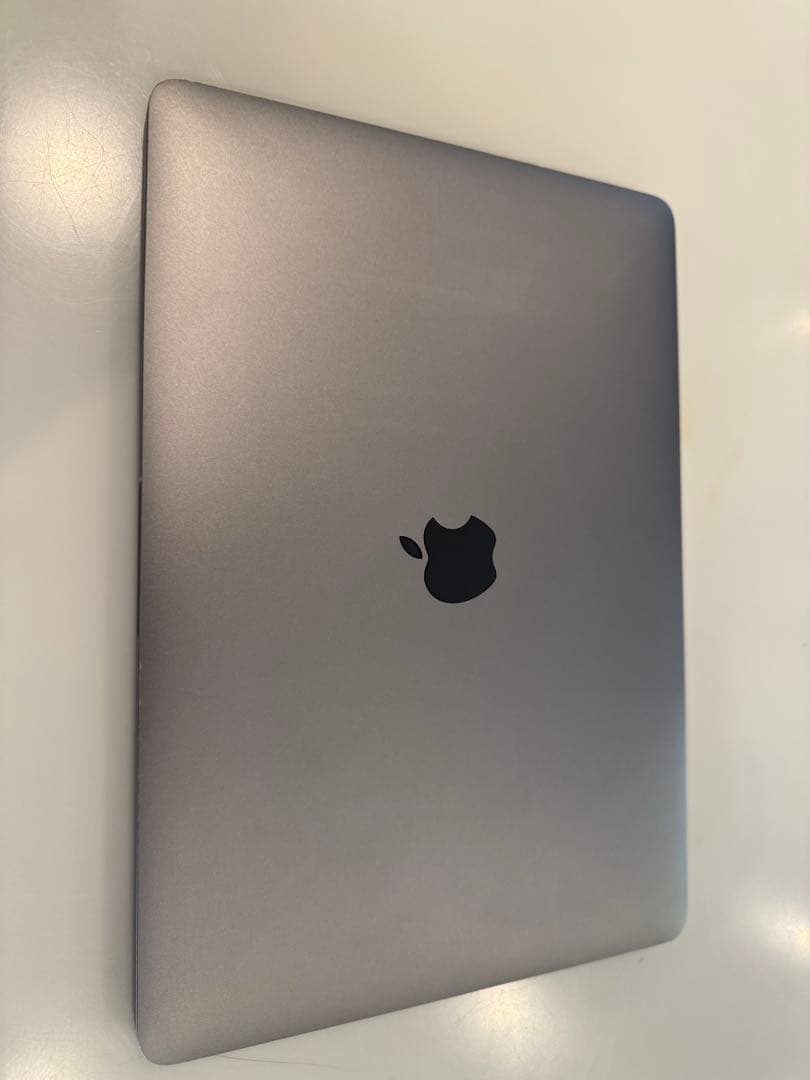 2019 MacBook Pro 13インチ（i7/16GB/1TB SSD)